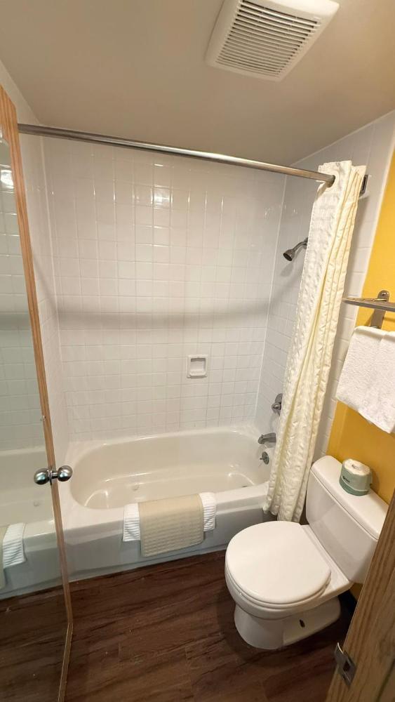 Double Room with Two Double Beds interior